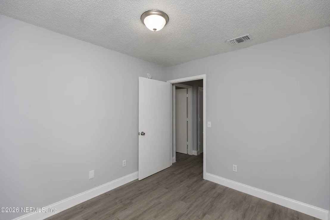 Photo of 1003 DANIEL Street