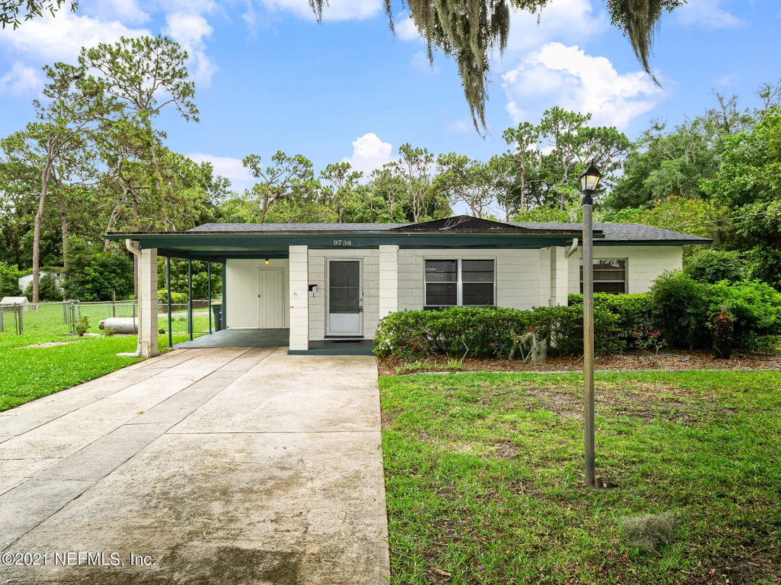 Photo of 9738 DOOLITTLE Road