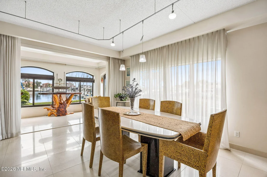 Photo of Unit 3101 at 3101 HARBOR Drive