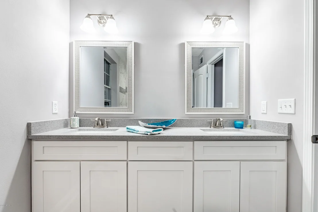 Photo of 335 SPRING FOREST Avenue