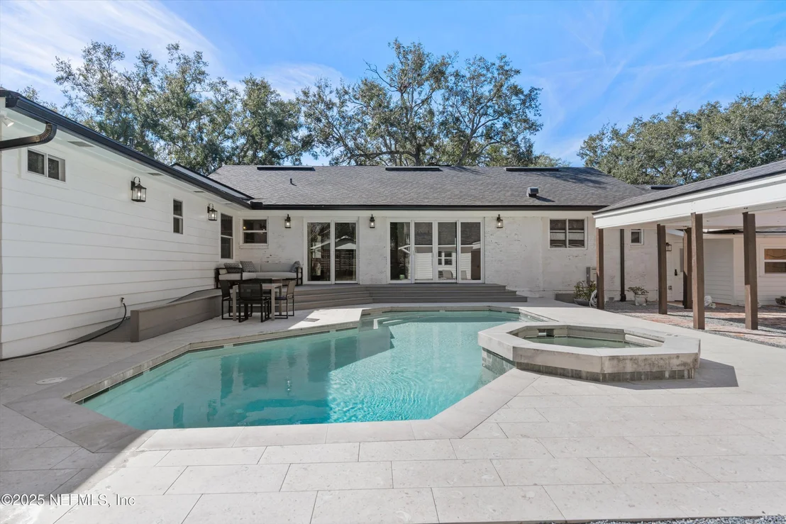 Photo of 2525 LAUREL Road