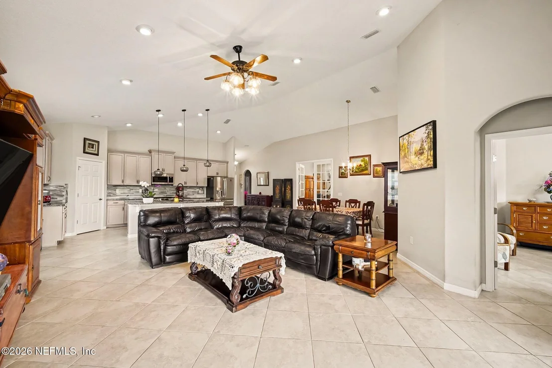 Photo of 43 LAGOON Way
