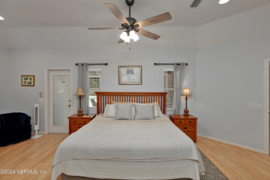 Photo of 4542 SE 3RD Place