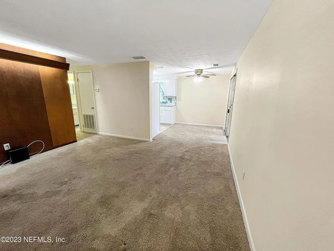 Photo of 451 CLERMONT Drive W