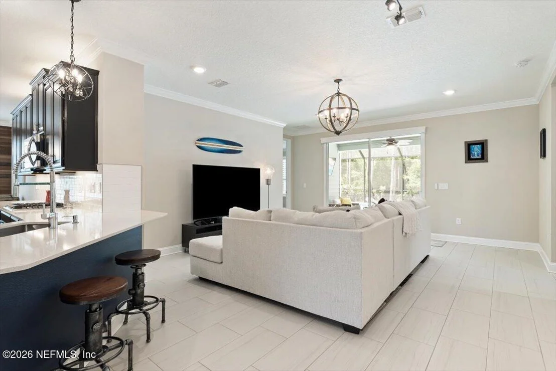 Photo of 472 GLORIETA Drive