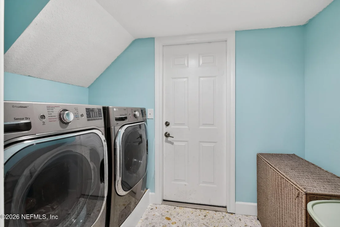 Photo of 104 OAK VIEW Circle