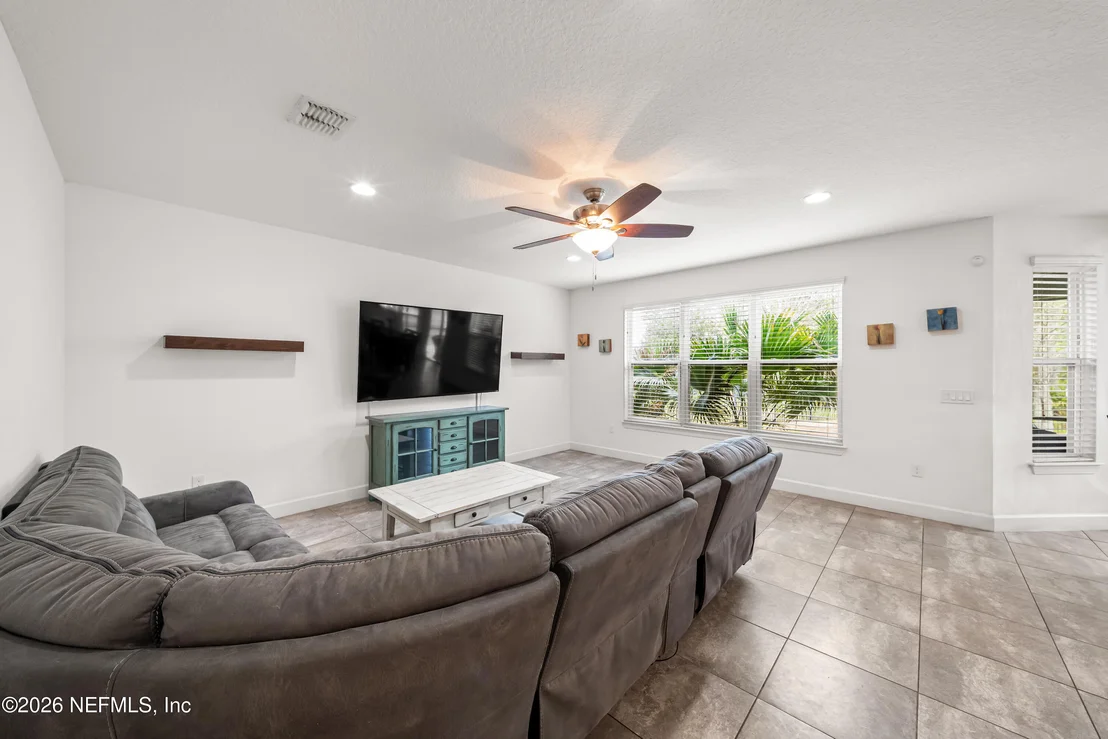 Photo of 341 ASPEN LEAF Drive