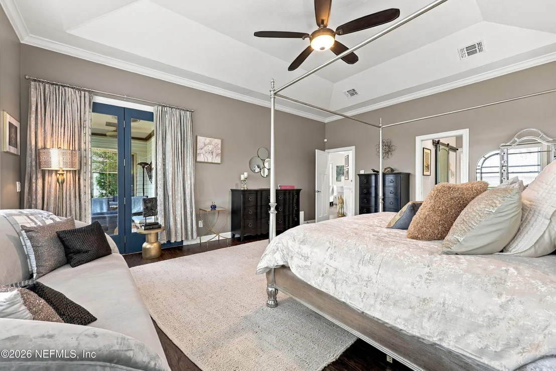 Photo of 500 TURNBERRY Lane