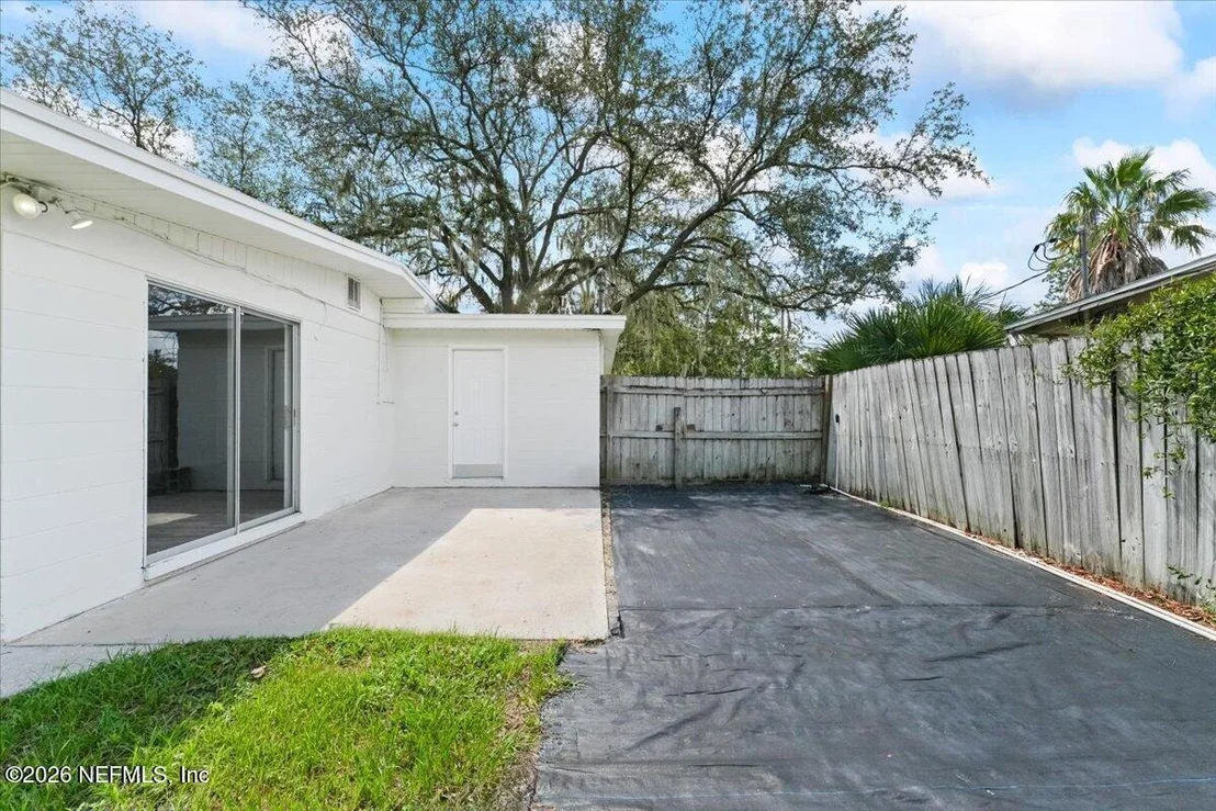Photo of 215 EDSON Drive