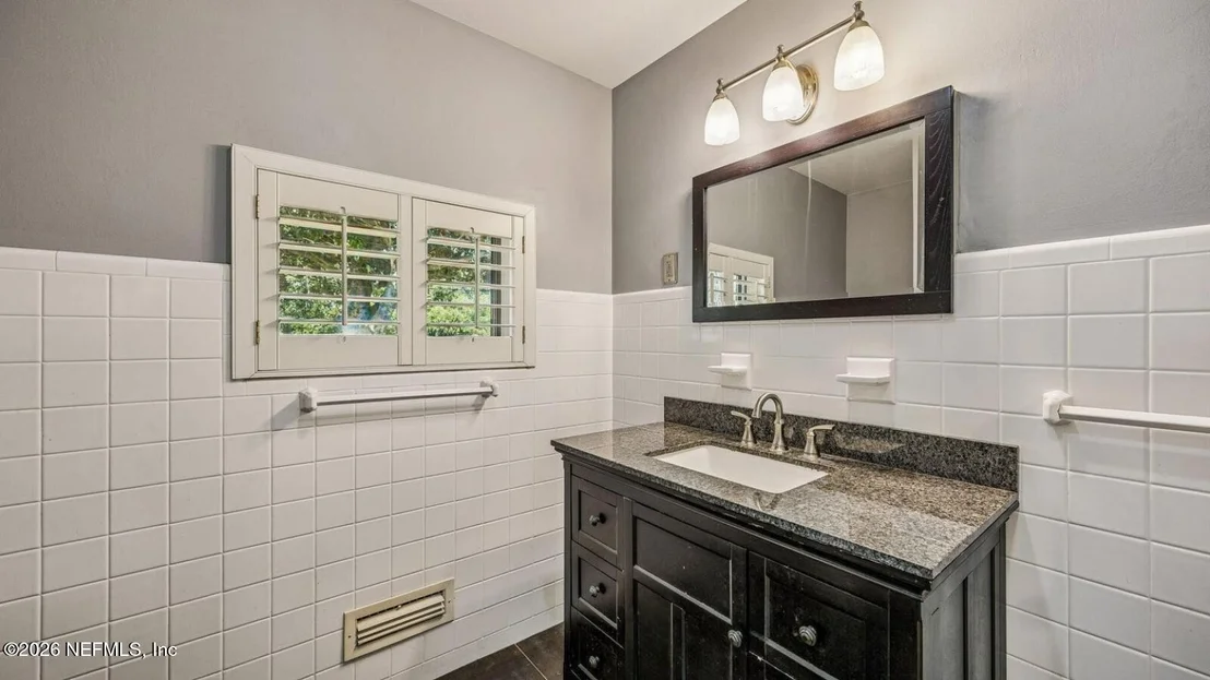 Photo of 4768 QUEEN Lane