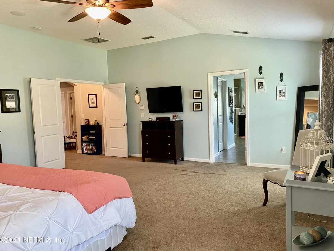 Photo of 325 HUFFNER HILL Circle