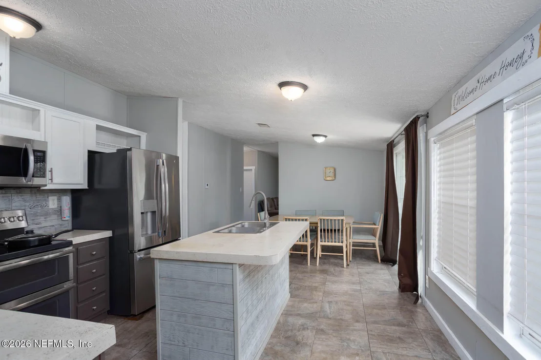Photo of 101 W STRICKLAND Road