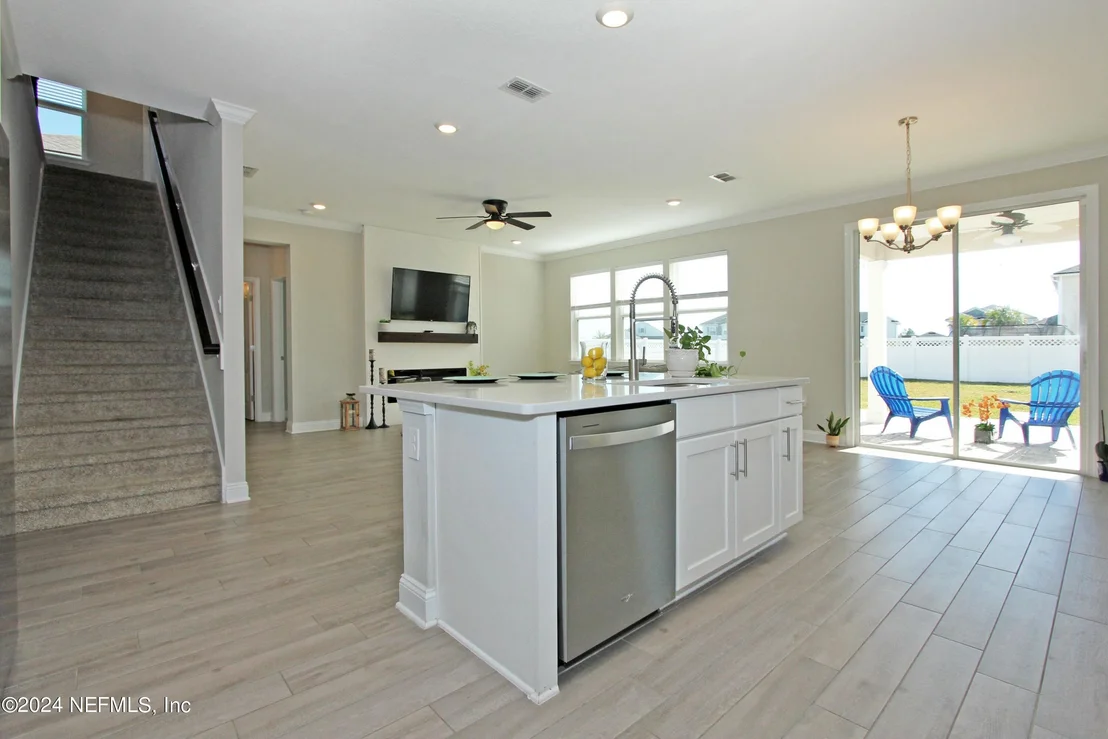 Photo of 242 SILVERLEAF VILLAGE Drive