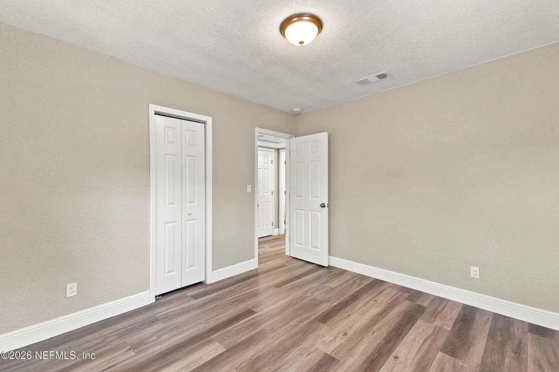 Photo of 517 NIGHTINGALE Road
