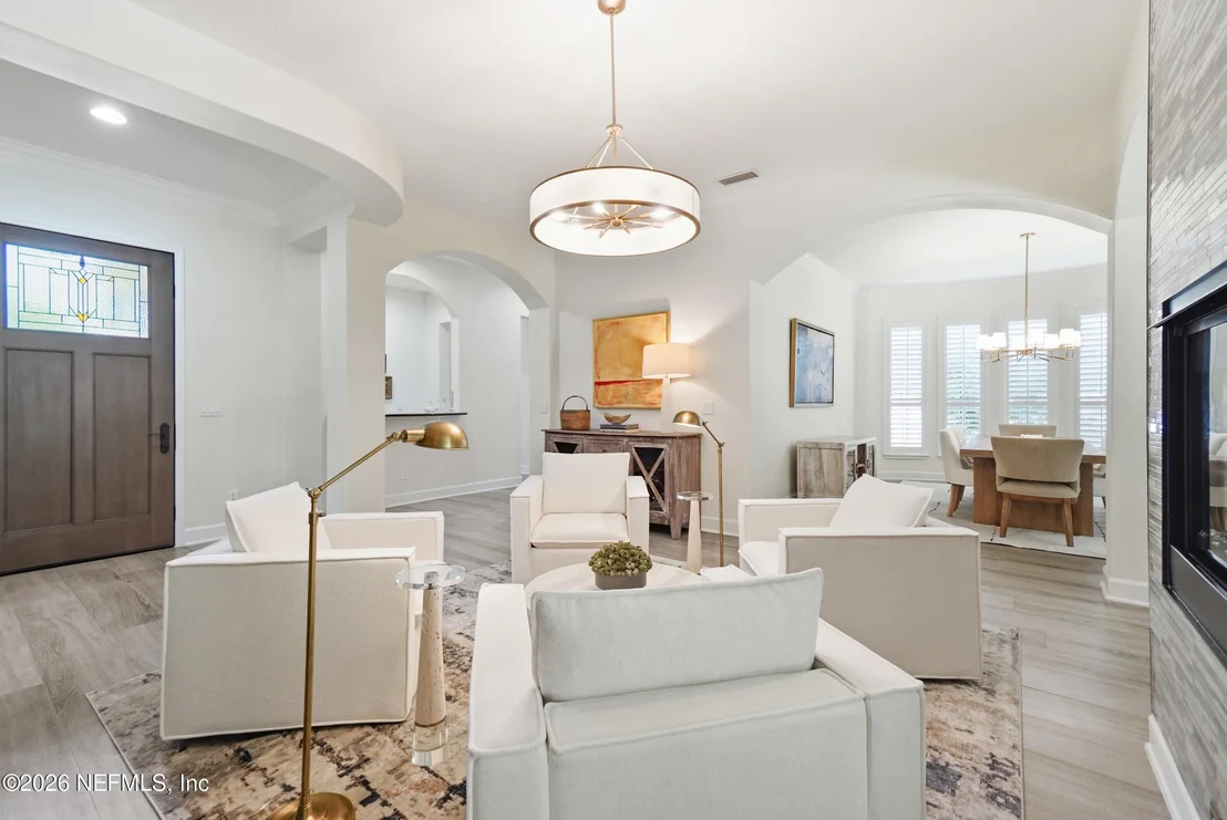 Photo of 804 STELLING Court