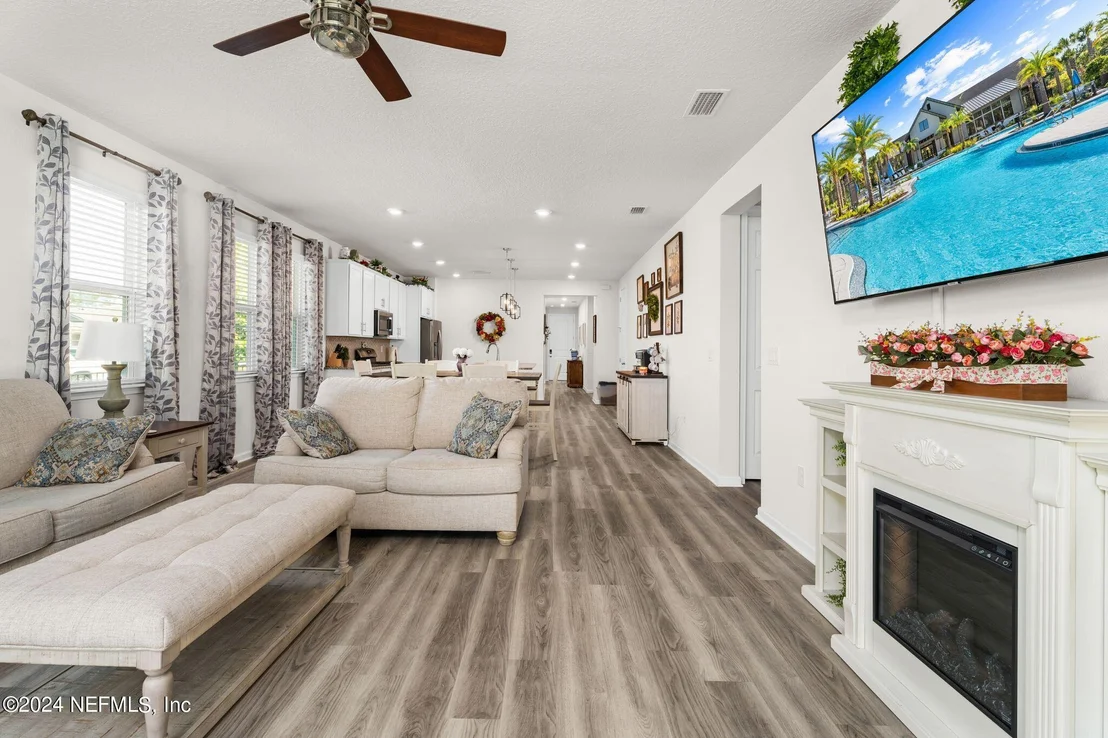 Photo of 75693 SPOONBILL Lane