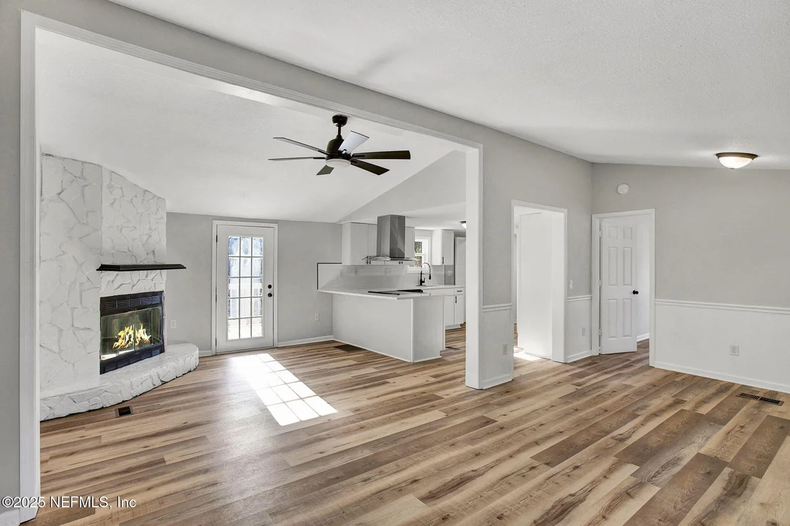 Photo of Unit 0 at 392 FOXTAIL Avenue