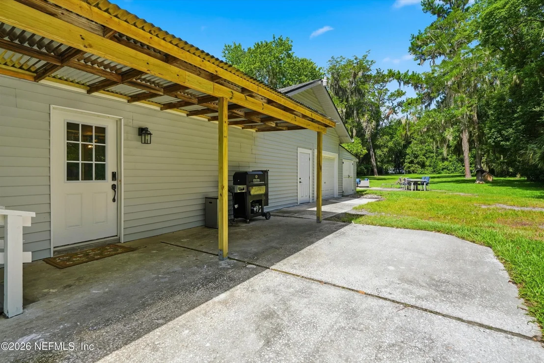 Photo of 1434 RIVER Road