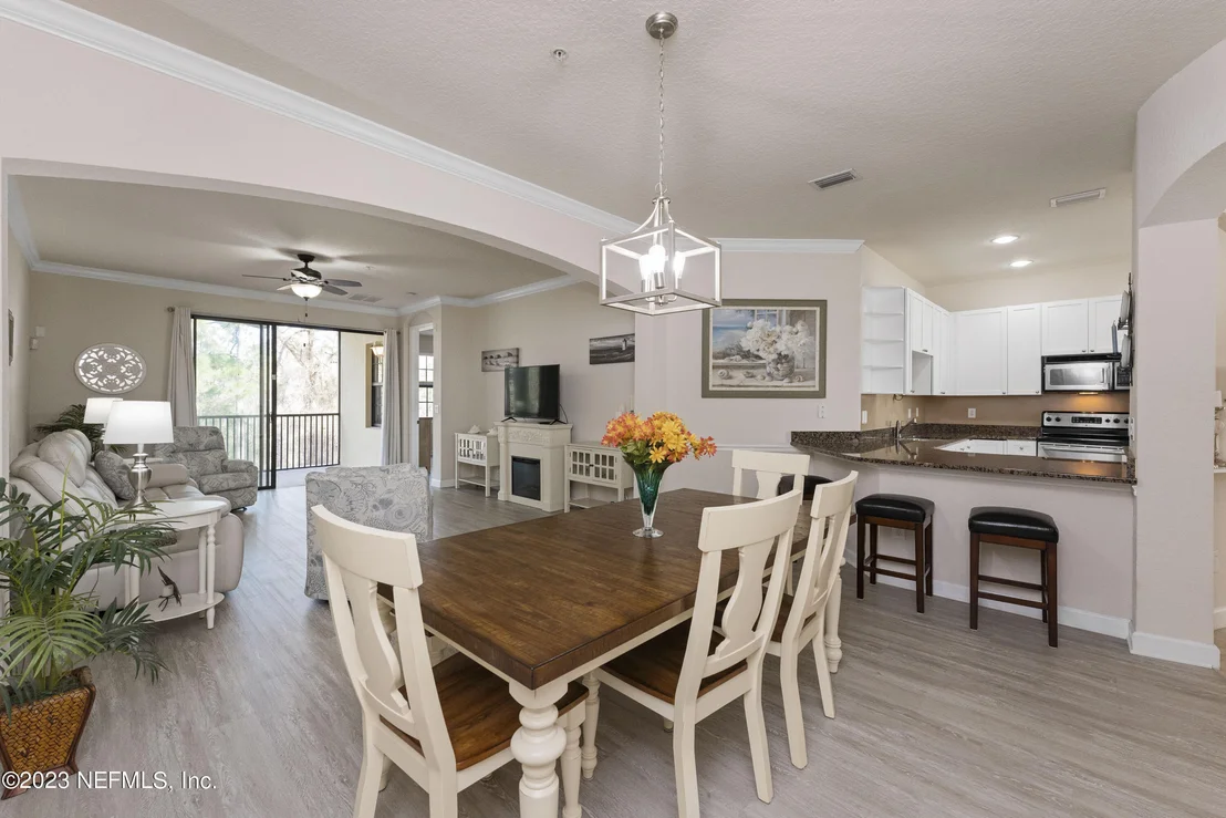 Photo of Unit 303 at 220 PASEO TERRAZA