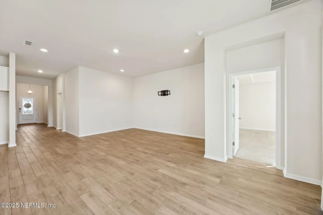 Photo of 70414 WINDING RIVER Drive