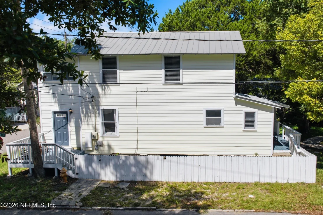 Photo of 110 DE HAVEN Street