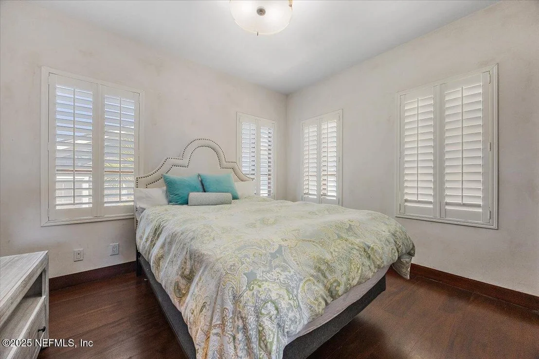 Photo of 1515 BEACH Avenue
