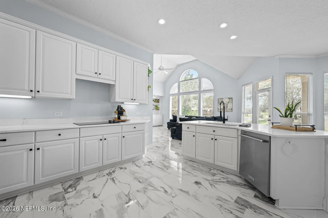 Photo of 12548 HIGHVIEW Drive