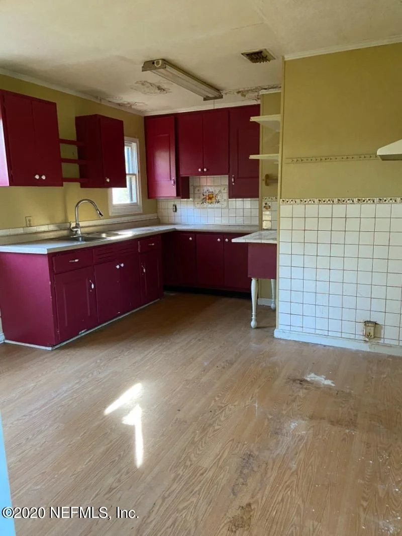 Photo of 1715 HILLTOP Boulevard