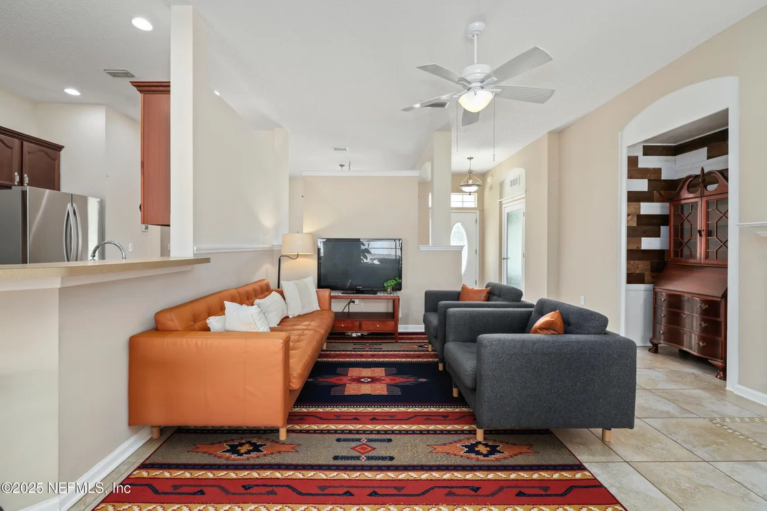 Photo of 408 LAKE MONROE Place