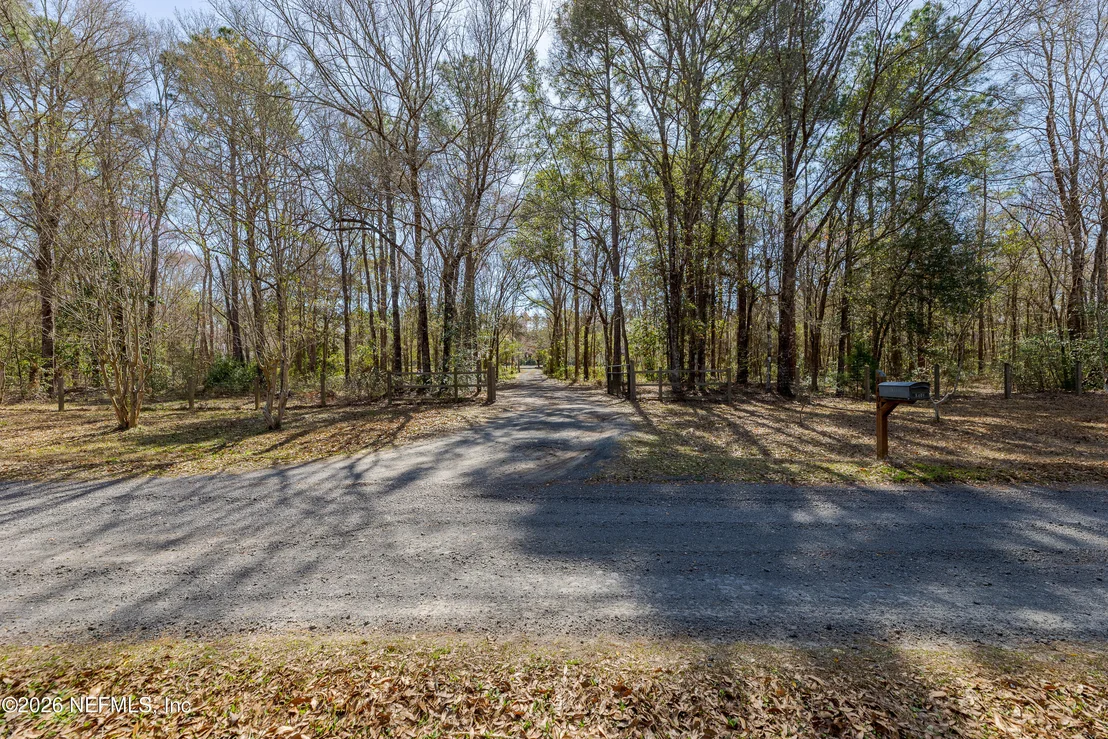 Photo of 8404 NESBITT Road