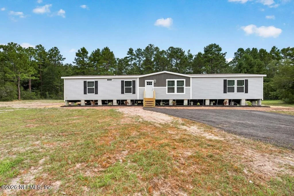 Photo of 28122 TRINITY Lane