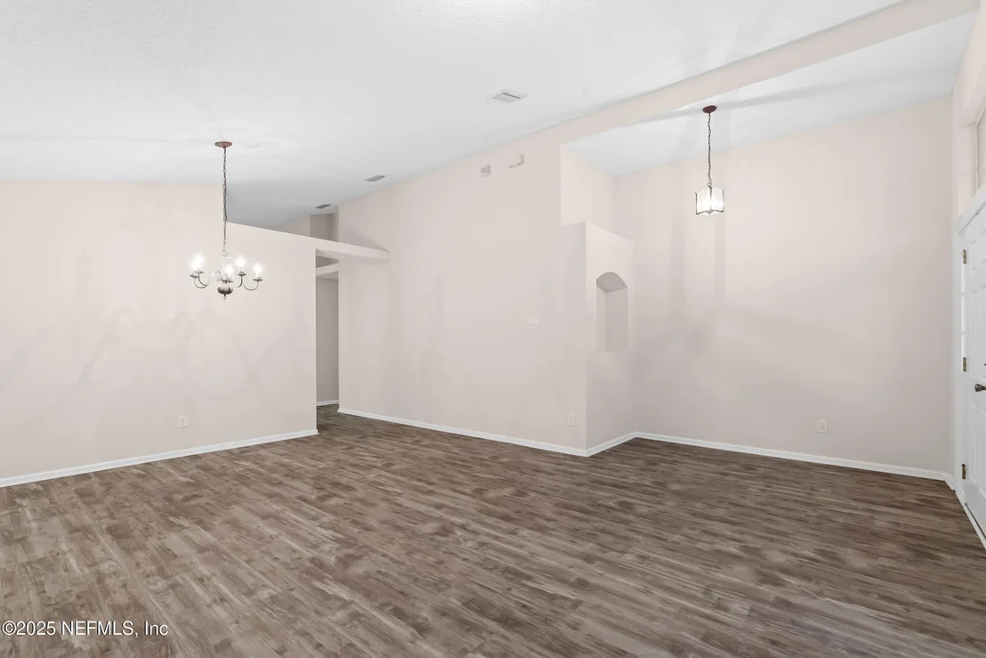 Photo of 648 E TROPICAL TRACE