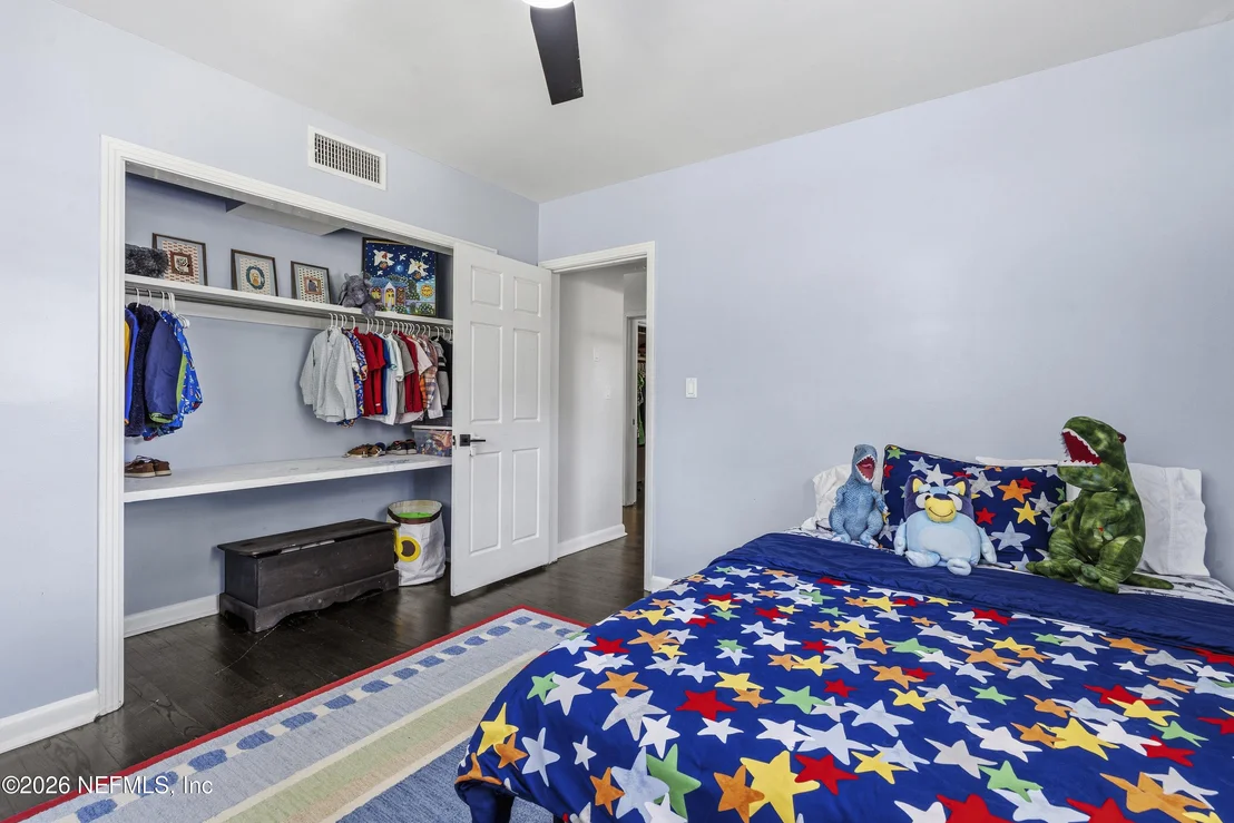Photo of 4703 QUEEN Lane