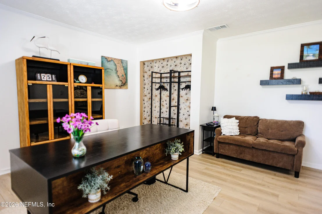 Photo of 332 WHISPERING WOODS Drive