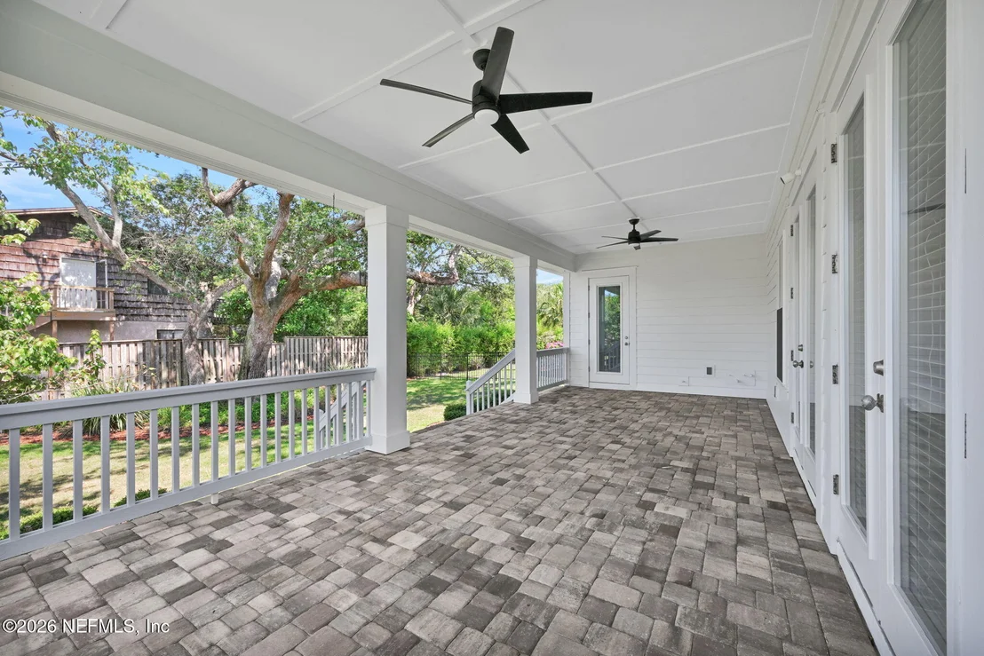 Photo of 472 RIDGEWAY Road
