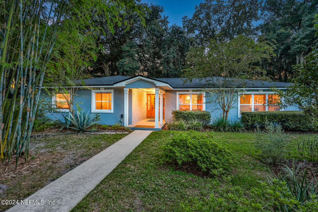 Photo of 6468 RIVER POINT Drive