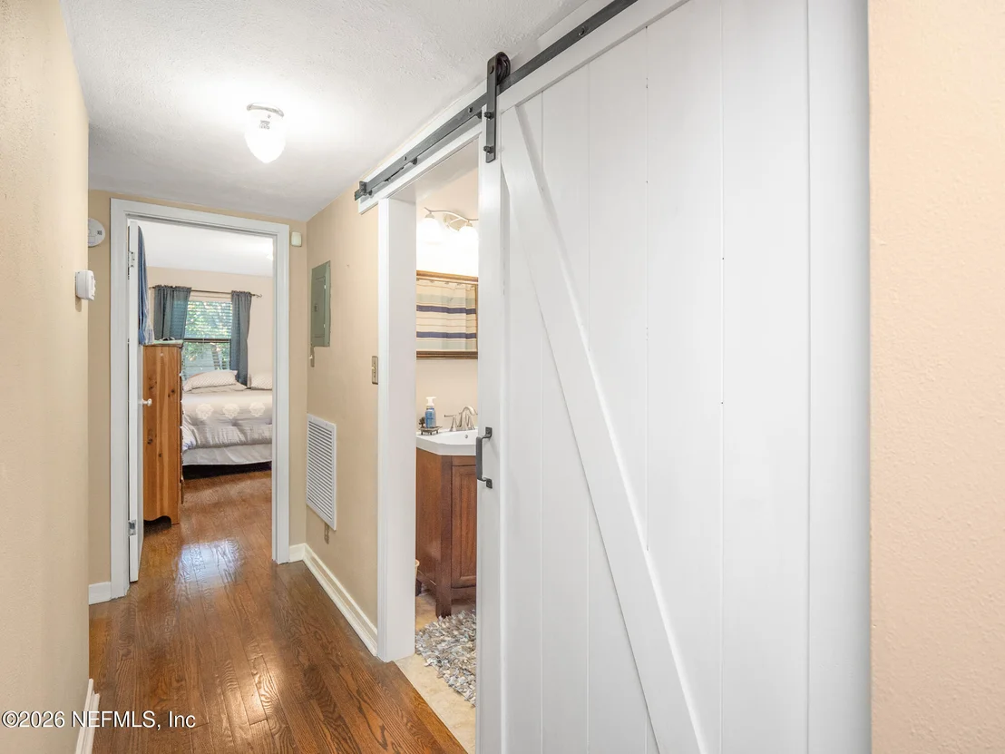 Photo of 5911 HYDE PARK Circle