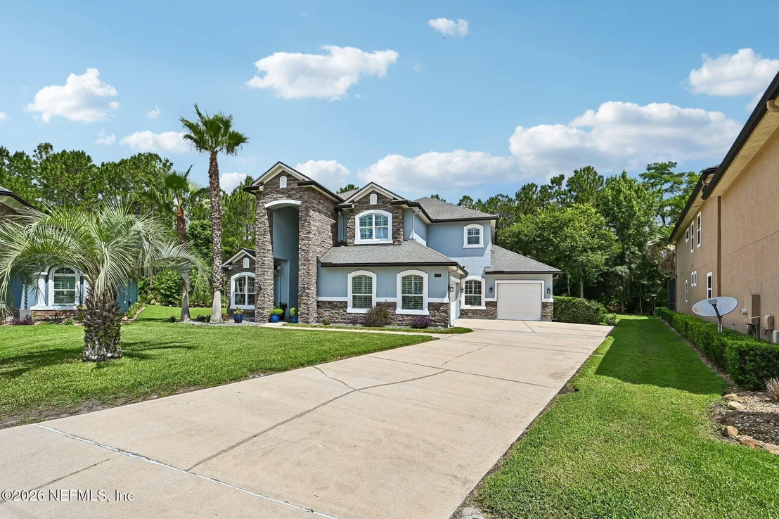 Photo of 136 DUNDEE Place