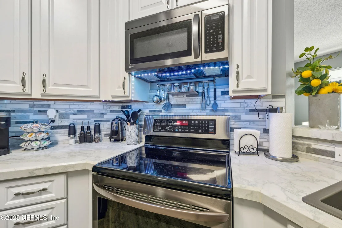 Photo of 14442 BASILHAM Lane