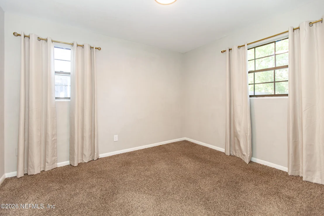 Photo of 2233 LA VALLE Drive
