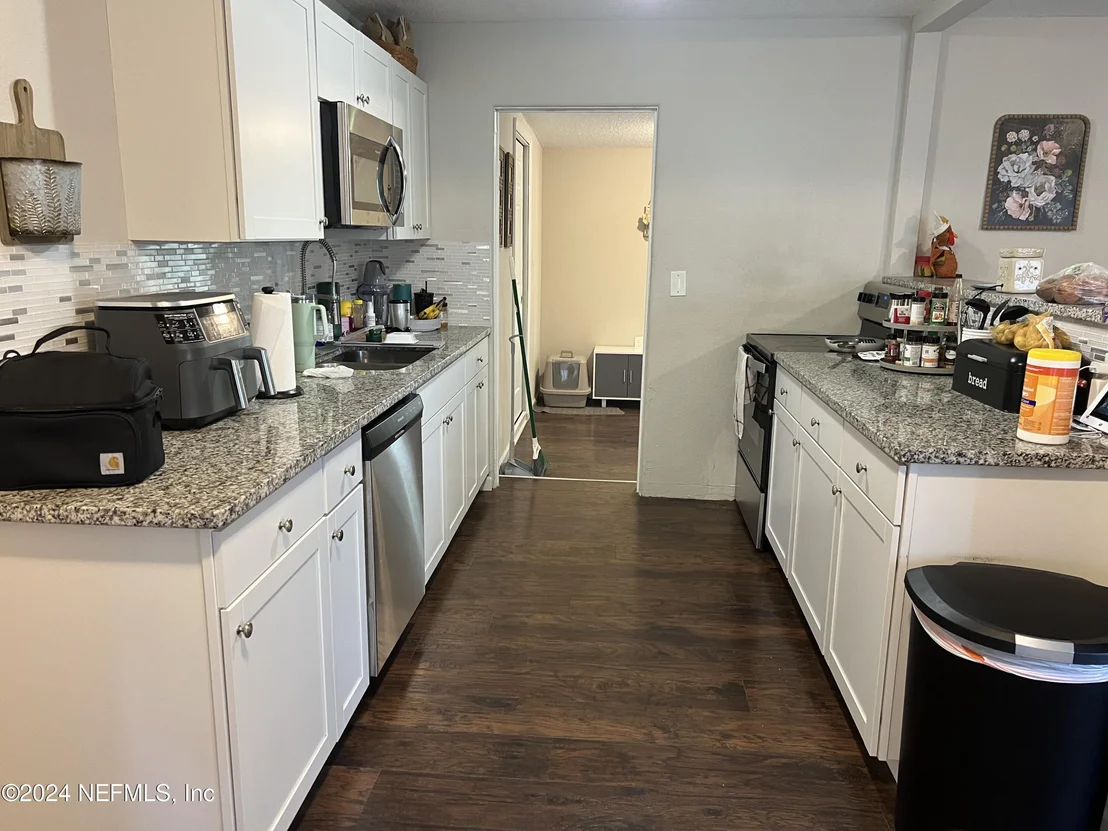 Photo of 5519 RIVER FOREST Drive