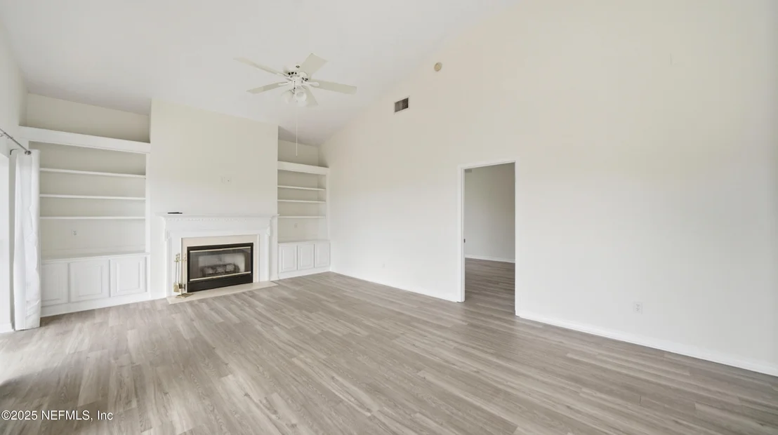 Photo of 300 RIVERSIDE Boulevard