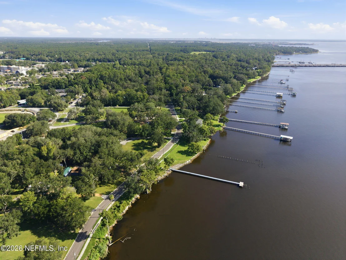 Photo of 514 RIVER Road