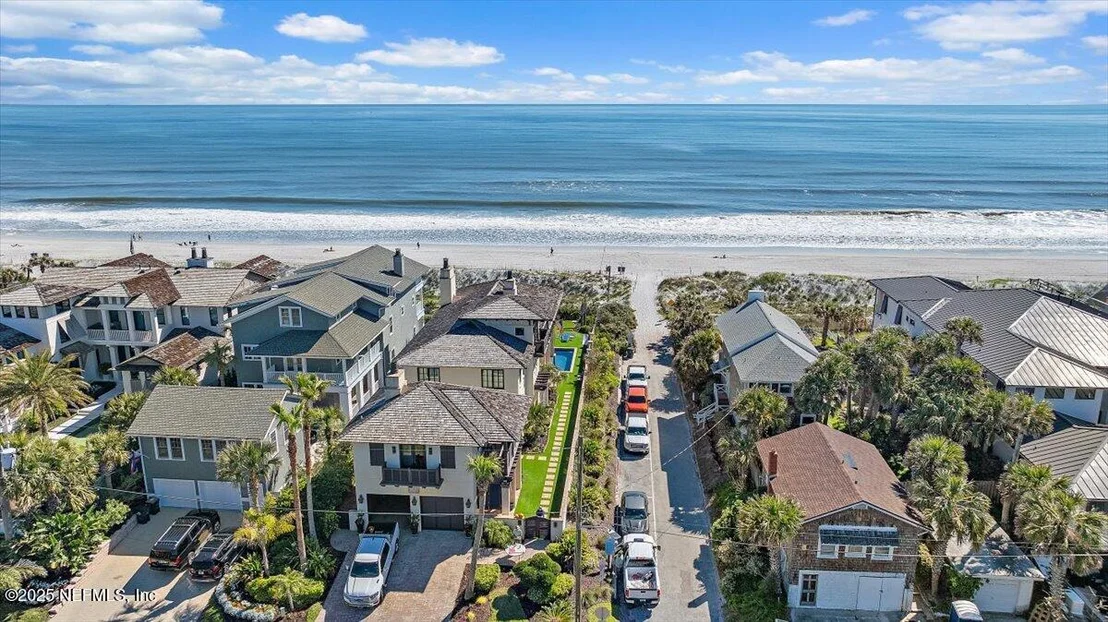 Photo of 1515 BEACH Avenue