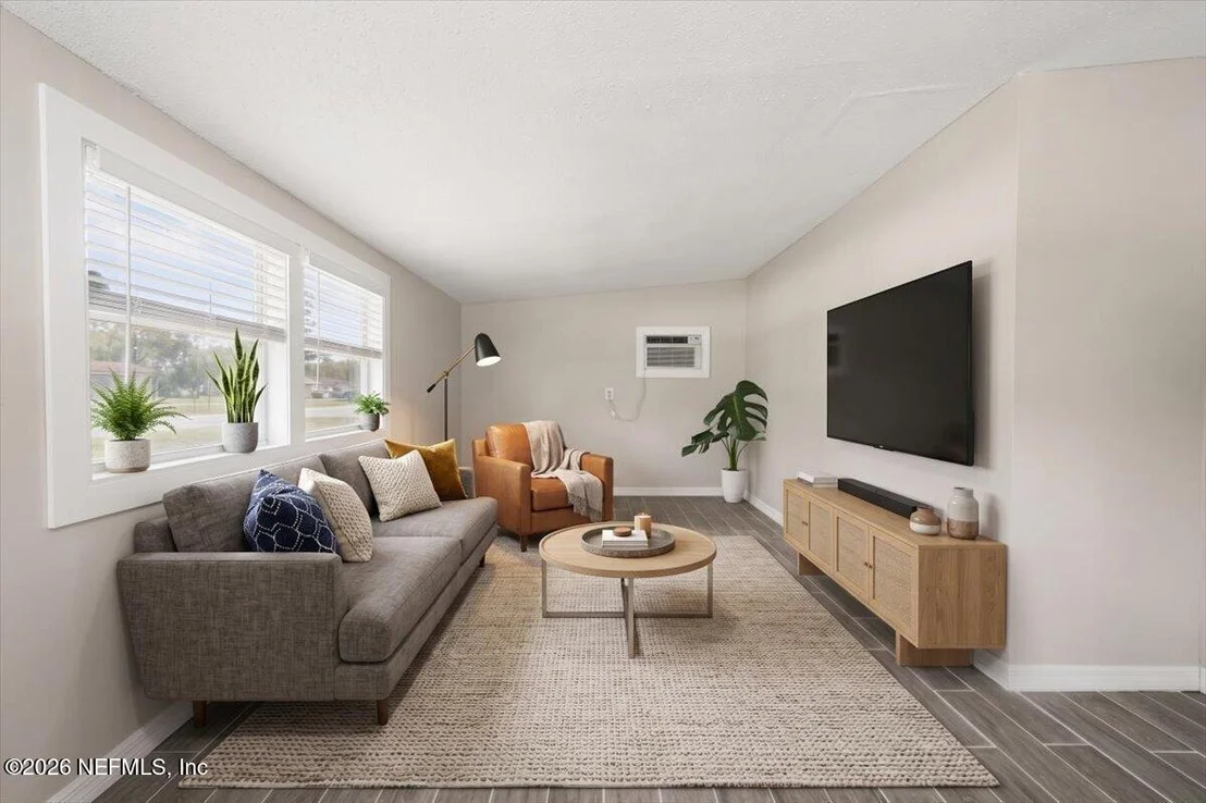 Photo of 215 EDSON Drive
