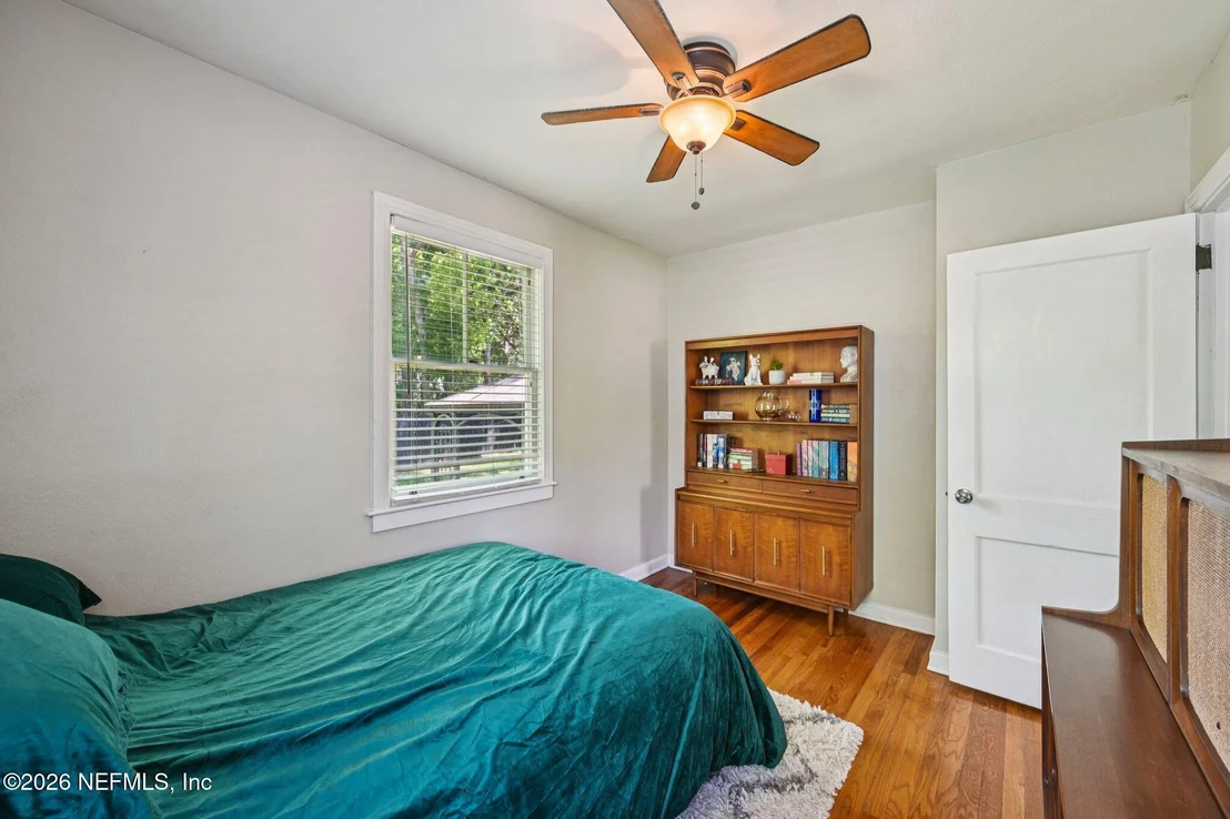 Photo of 1315 AZALEA Drive