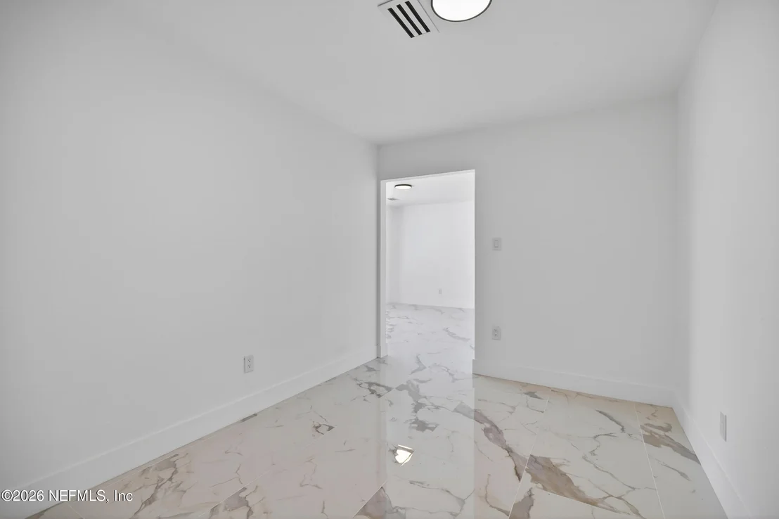 Photo of 1407 GRANDVIEW Drive