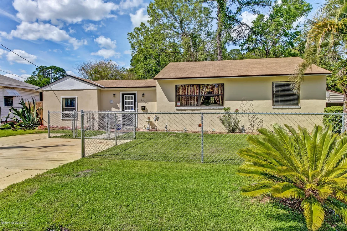 Photo of 4735 SEFA Circle N