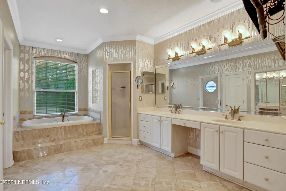 Photo of 225 CLEARLAKE Drive