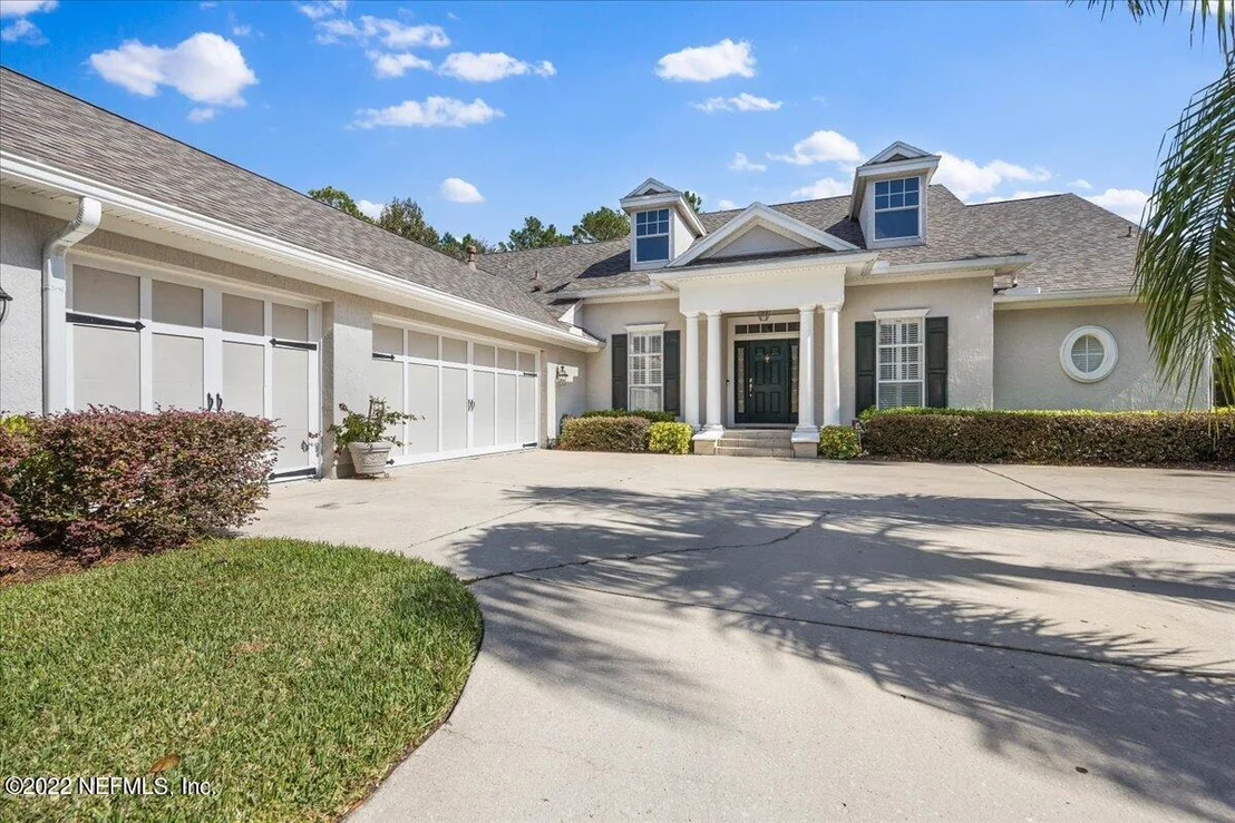 Photo of 816 EAGLE POINT Drive